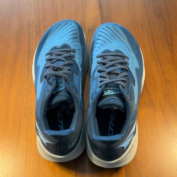 Altra Experience Flow Sample - Picture 3 of 4